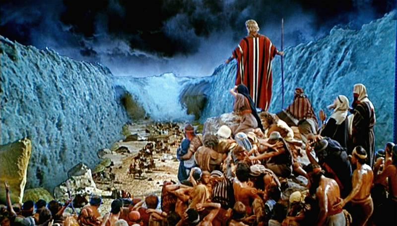 Moisés y la separación de las aguas durante el Éxodo en La Biblia Hablada