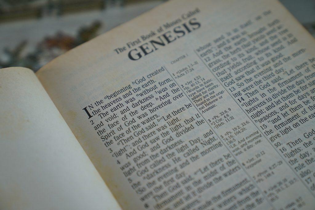 ¿Cuántos libros tiene el Antiguo Testamento? Esta sección comienza con el libro de Génesis